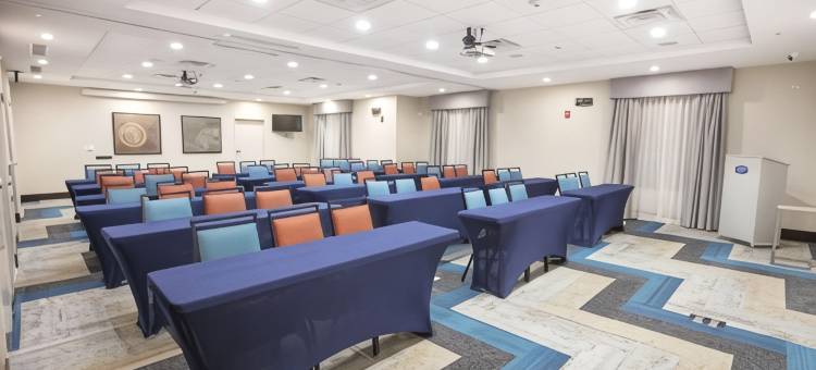 托利多/俄勒冈希尔顿欢朋酒店(Hampton Inn Toledo/Oregon)图片