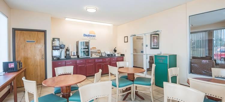 蒙哥马利体育馆戴斯酒店(Days Inn by Wyndham Coliseum Montgomery Al)图片