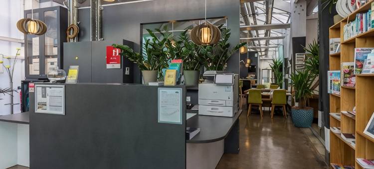 利伯拉卡昂科隆贝莱酒店(Hotel Libera Caen Colombelles)图片