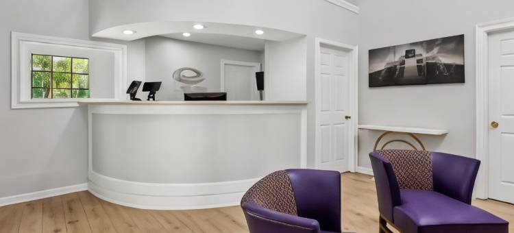 伊克诺旅馆套房凯斯 I-26 机场(Econo Lodge Inn & Suites Cayce I-26 Airport)图片