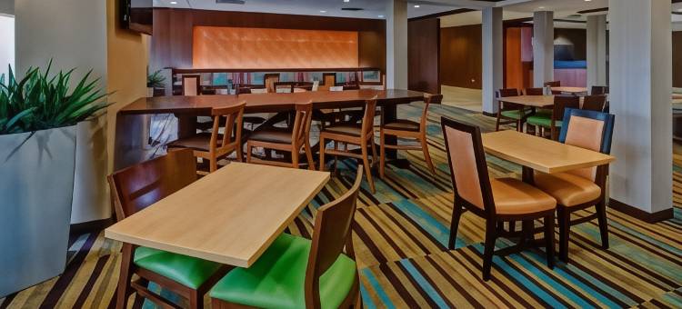 俄克拉何马城西北快速路/沃尔埃克斯万枫酒店(Fairfield Inn & Suites Oklahoma City NW Expressway/Warr Acres)图片
