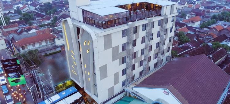黄星安巴卢莫酒店(Yellow Star Ambarukmo Hotel)图片