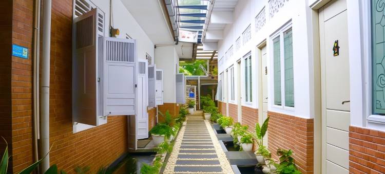 Bu Sepuh GuestHouse图片