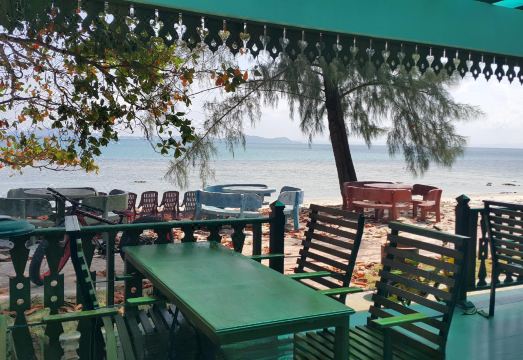 Shaz Resort Pulau Tinggi Hotel Overview