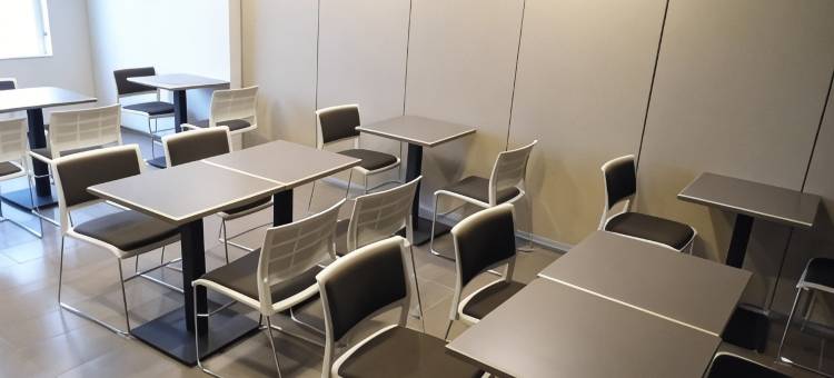 那不勒斯弗纳尔麦客达套房酒店(Microtel by Wyndham Vernal / Naples)图片