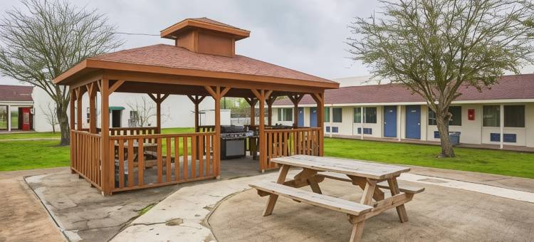 麦迪逊维尔6号汽车旅馆(Motel 6 Madisonville, TX)图片