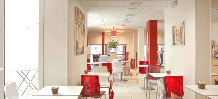 宜必思罗斯科夫杜波德梅尔路酒店(Ibis Roscoff Bord de Mer)图片