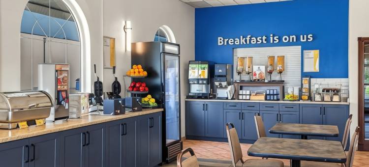 温克勒戴斯套房酒店(Days Inn & Suites by Wyndham Winkler)图片