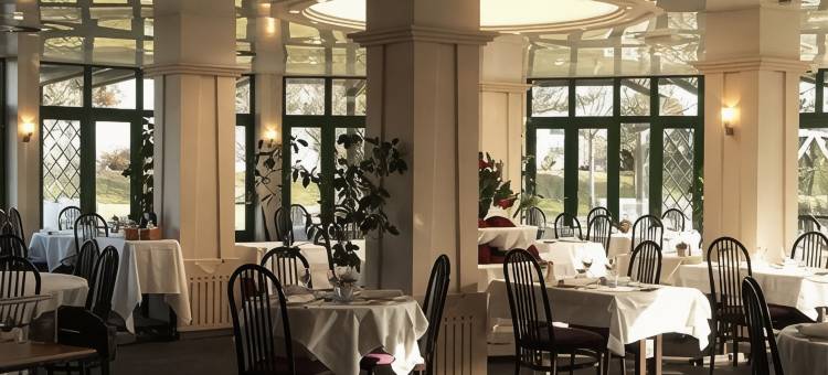 大洋洲南特机场酒店(Hôtel Oceania Nantes Aéroport)图片