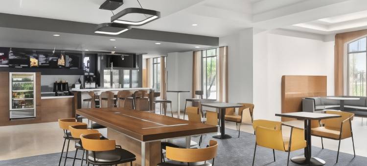路易斯威尔机场万怡酒店(Courtyard Louisville Airport)图片