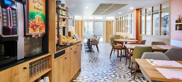 原创精品店，拉瑞沃特酒店，皮伊吉约姆(Originals Boutique, Hôtel Larivaut, Puy-Guillaume)图片