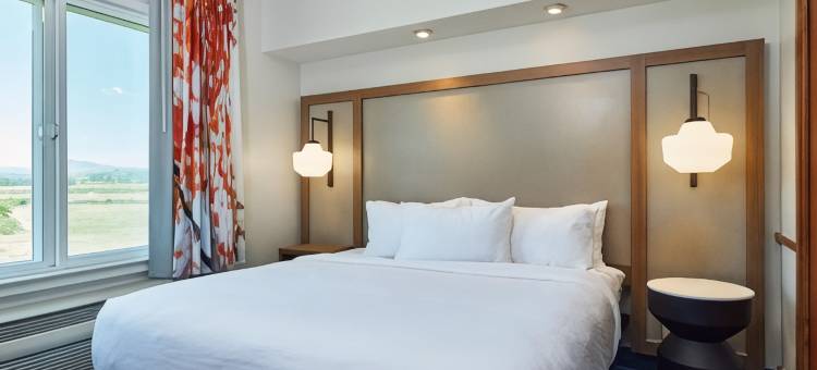 万枫旅馆及套房伯灵顿酒店(Fairfield Inn & Suites Burlington)图片