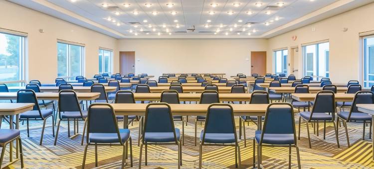 拉塞尔维尔套房智选假日酒店(Holiday Inn Express & Suites Russellville)图片