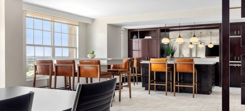 亚特兰大长廊喜来登套房酒店(Sheraton Suites Galleria-Atlanta)图片