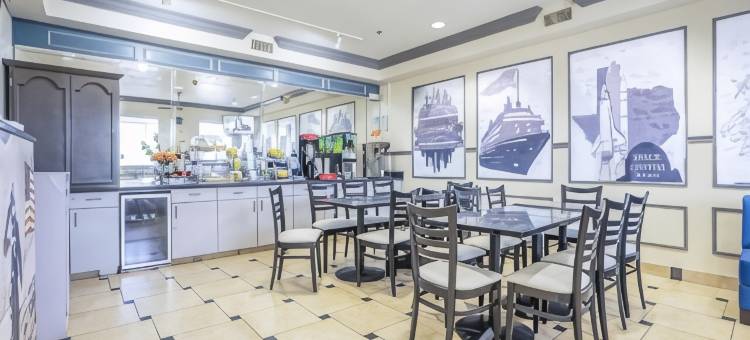 戴斯套房酒店-韦伯斯特航天航空局-克利尔湖-休斯顿(Days Inn & Suites by Wyndham NASA Space Center Houston)图片