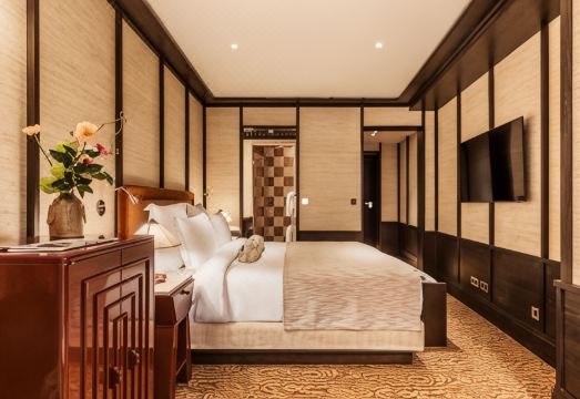 Hotel HanaHotel Overview