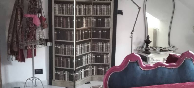 Spacious and Naturally Bright Bomboniera Rooftop Favors Apartment图片