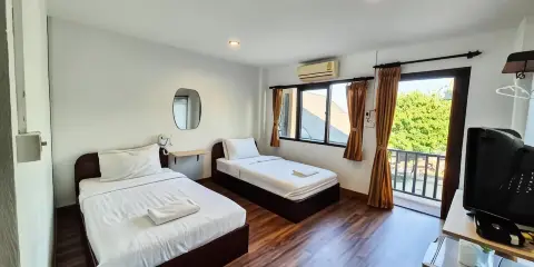 會曬河濱酒店