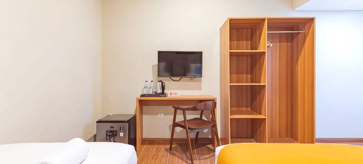 桑斯维布斯苏拉帕西孔福塔酒店(Sans Vibes Surapati Konforta Hotel)图片