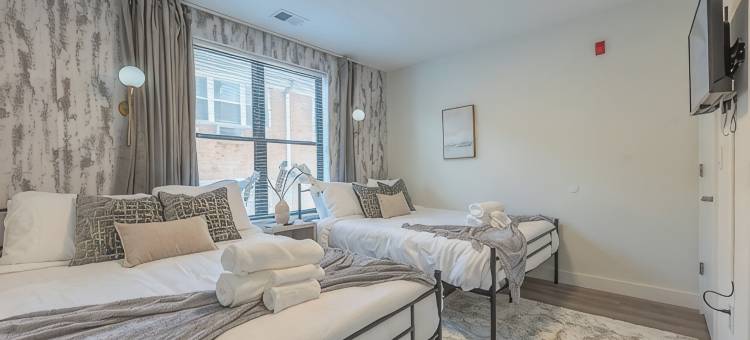 奢华与橄榄公寓 ~ 4间浴室、10张床+可免费停放2辆车(Opulence n Olive ~ 4bath, 10 beds+Park 2 cars FREE)图片