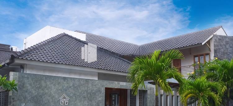 埃央·塔尔佐之家米特拉沙里亚红多兹酒店(Rumah Eyang Tardjo Syariah Mitra RedDoorz)图片