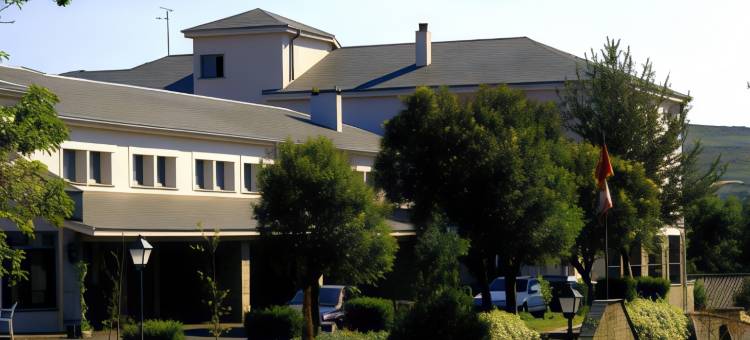 普韦布拉德萨纳夫里亚旅馆(Parador de Puebla de Sanabria)图片