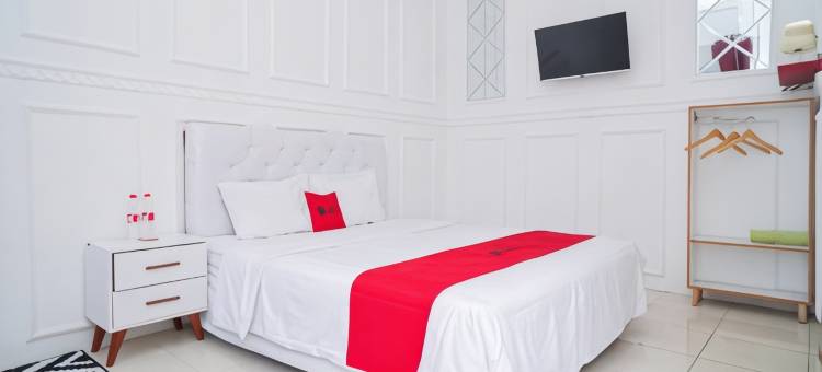 OYO 90546 光环伊斯兰家庭旅馆(RedDoorz Syariah at Aura Homestay)图片