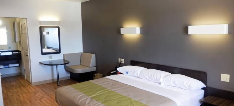 俄克拉何马城育空 6 号开放式公寓酒店(Studio 6 Yukon, OK)图片