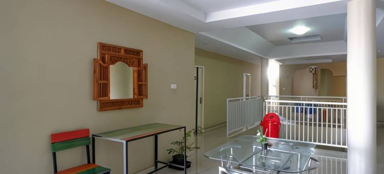 红多兹伊斯兰酒店@帕洛波惹兰詹德拉尔苏迪尔曼(RedDoorz @ Jalan Jenderal Sudirman Palopo)图片