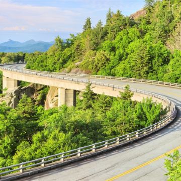 美国纽约+北查尔斯顿+梅蒙德庄园+天使橡树+威斯康辛号战舰+里士满5日4晚跟团游