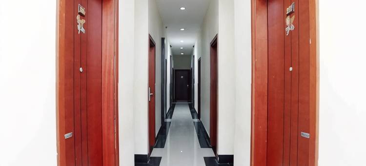 红多兹酒店@帕卢加查马达(RedDoorz @ Hotel Gajah Mada Palu)图片