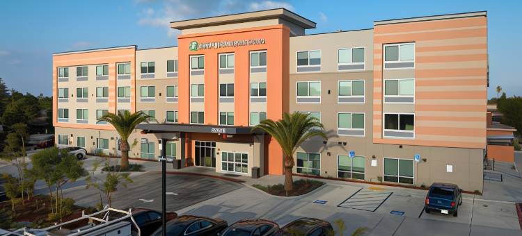 夏威夷花园洲际智选假日套房酒店(Holiday Inn Express & Suites Hawaiian Gardens)图片