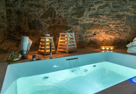 Cortona Resort & SpaHotel Overview