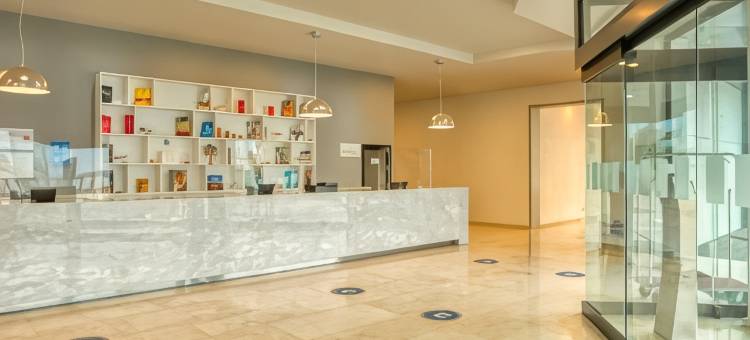 瓜达拉哈拉机场嘉年华酒店(Fiesta Inn Guadalajara Aeropuerto)图片