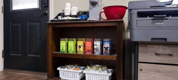 甘乃迪鹰巢套房酒店 - 温德姆旅屋(Eagle's Den Suites Kenedy a Travelodge by Wyndham)图片