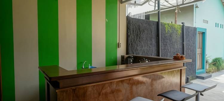 红门酒店沙利亚靠近门多罗车站沃诺索博 2(RedDoorz Syariah Near Terminal Mendolo Wonosobo 2)图片