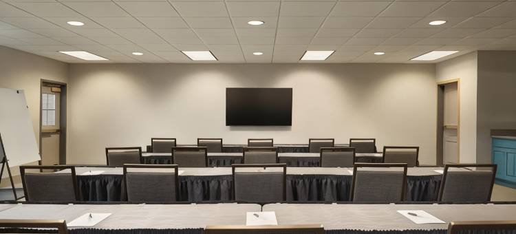 科拉尔维尔丽怡酒店(Country Inn & Suites by Radisson, Coralville, IA)图片