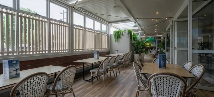 麦夸利湖贝尔山酒店(The Belmont Hotel)图片