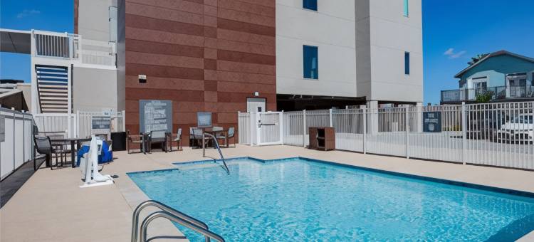 La Quinta Inn & Suites by Wyndham Galveston North at I-45图片