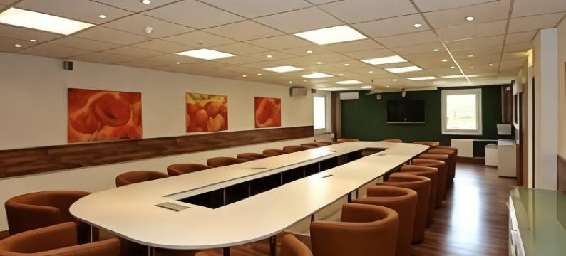 新勃兰登堡公园酒店(Parkhotel Neubrandenburg)图片