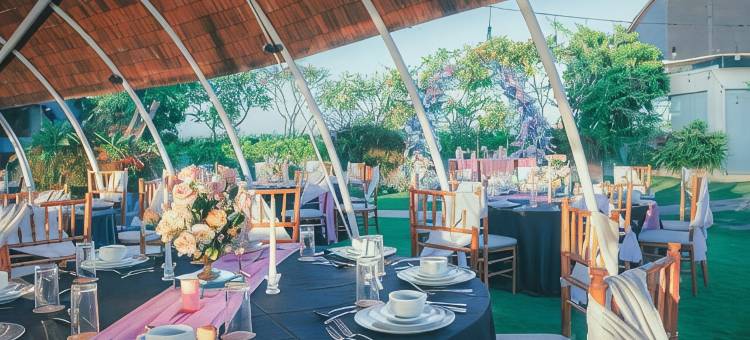 金巴兰海滩福克斯酒店(Fox Hotel Jimbaran Beach Bali)图片