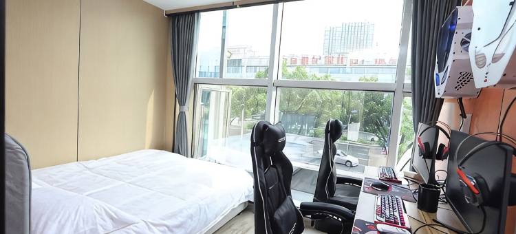 东森电竞酒店(义乌商品城龙眠大道地铁站店)图片