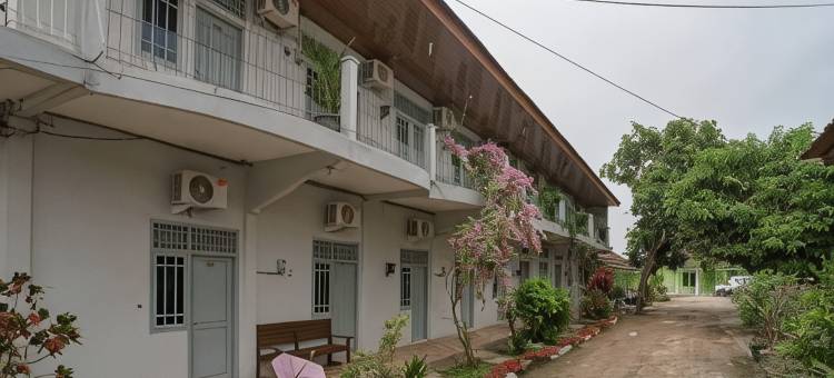 红多兹酒店-近楠榜梅德卡地铁塔曼(RedDoorz Near Taman Merdeka Metro Lampung)图片