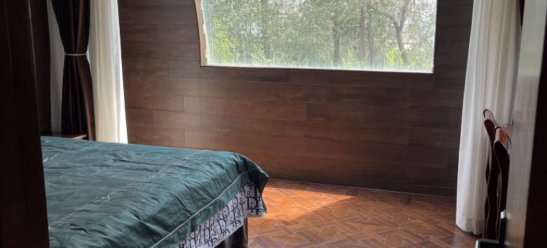 凉城县蒙途御驾温泉度假房车酒店图片