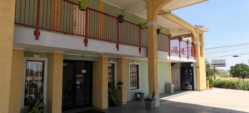 市中心东北伊克诺郊外小屋旅店及套房 - 近山姆休斯顿堡(Econo Lodge Inn & Suites Downtown Northeast Near Fort Sam Houston)图片