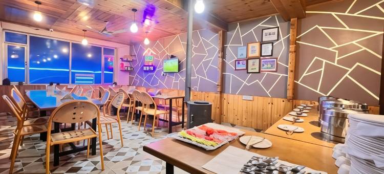 North Deodar Camps图片