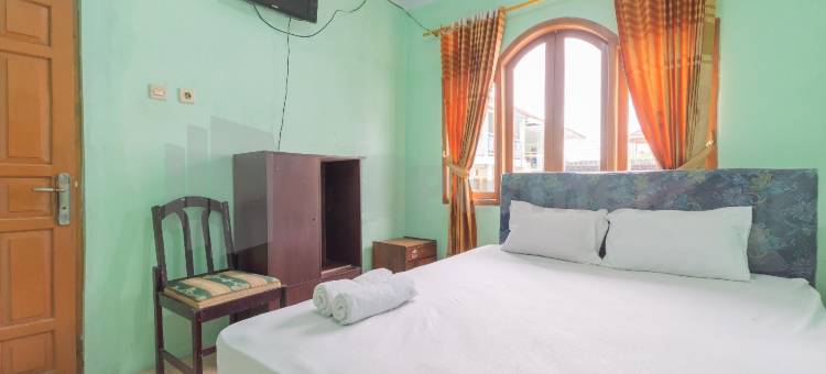 OYO 3879萨里茵坦别墅(Villa Sari Intan Ciater RedPartner)图片