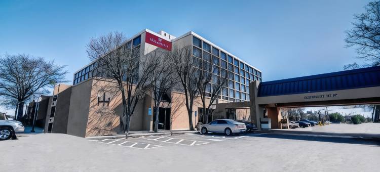 亚特兰大机场华美达广场酒店(Ramada Plaza by Wyndham Atlanta Airport)图片
