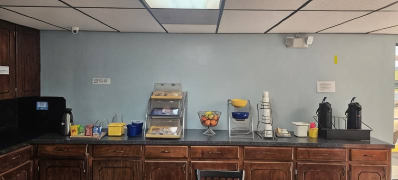 马歇尔温德姆戴斯套房酒店(Days Inn & Suites by Wyndham Marshall)图片