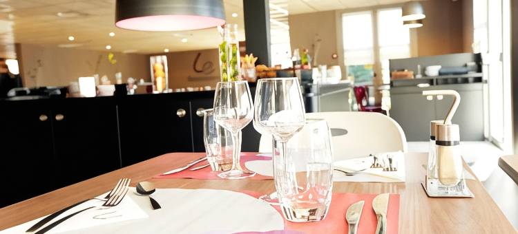 里昂东康铂酒店-圣艾修伯里机场(Campanile Lyon Est - AÉROPORT Saint EXUPÉRY)图片